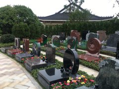 艺术墓碑：展现生命的故事，传达永恒的情感