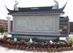 《妙手回春》浮雕墙：医术传承与工艺匠心的立体诠释