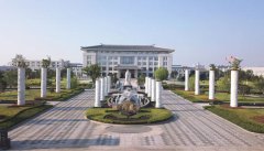 匠心独运：二十四孝浮雕柱的艺术呈现与文化传承